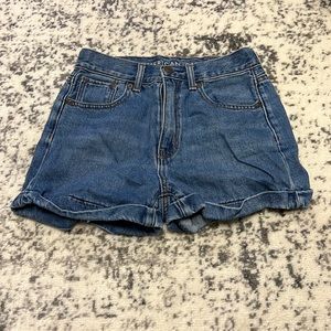American eagle mom short
